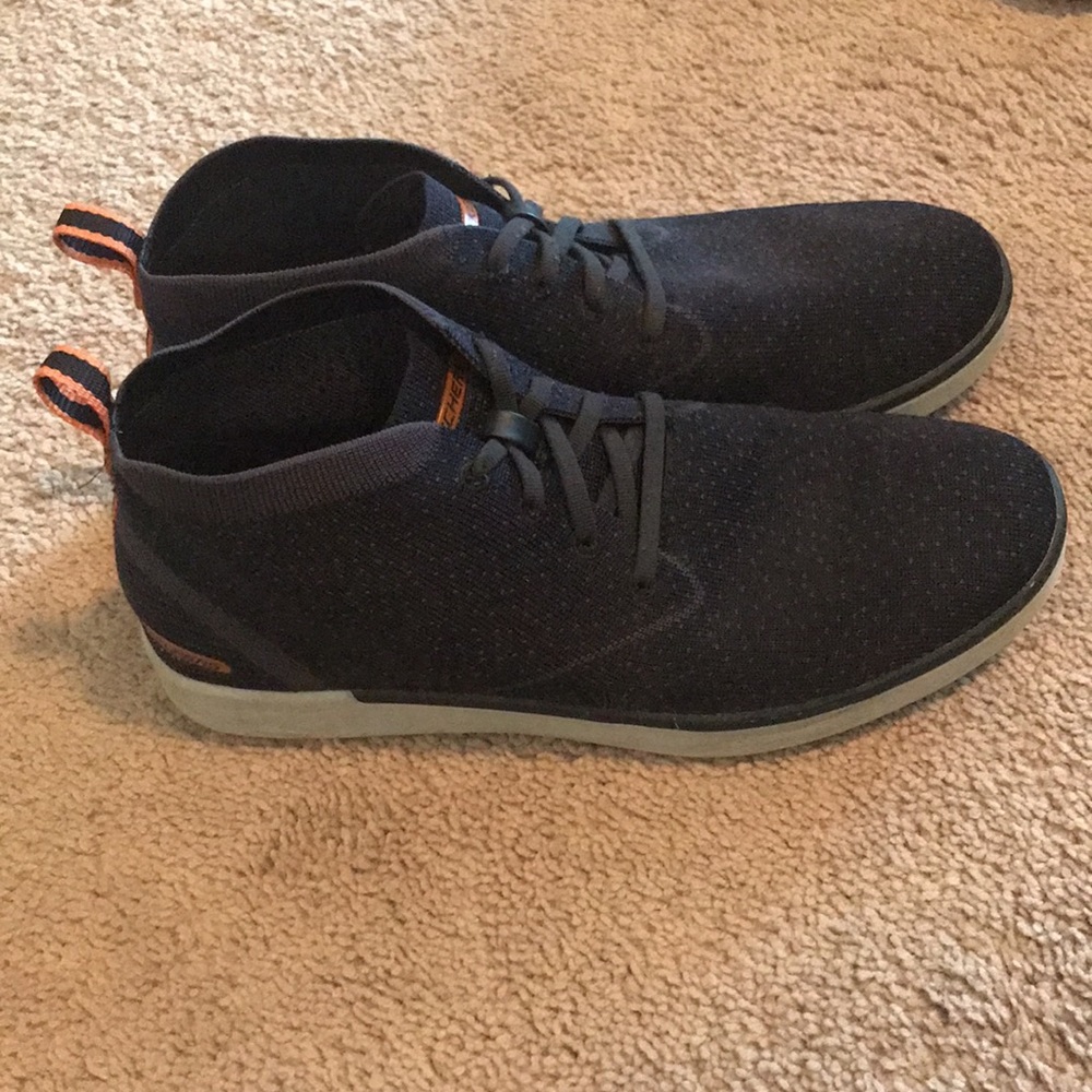 Skechers slip-ons. Men’s 9.5.